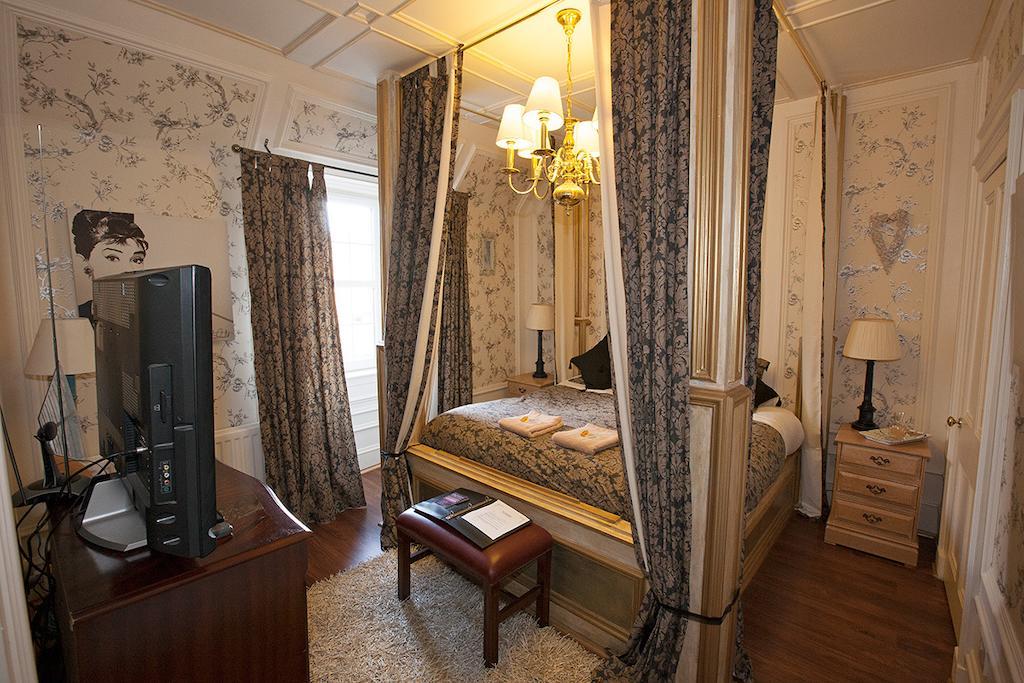 קריף Victoria House B&B חדר תמונה