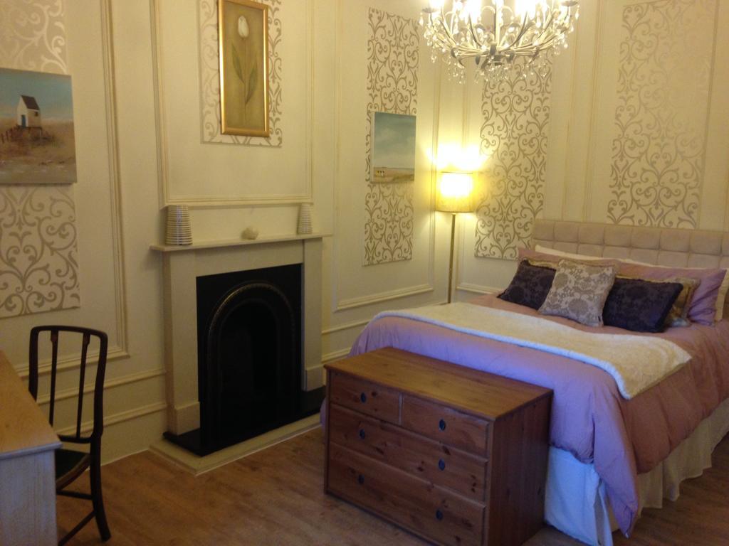 קריף Victoria House B&B חדר תמונה