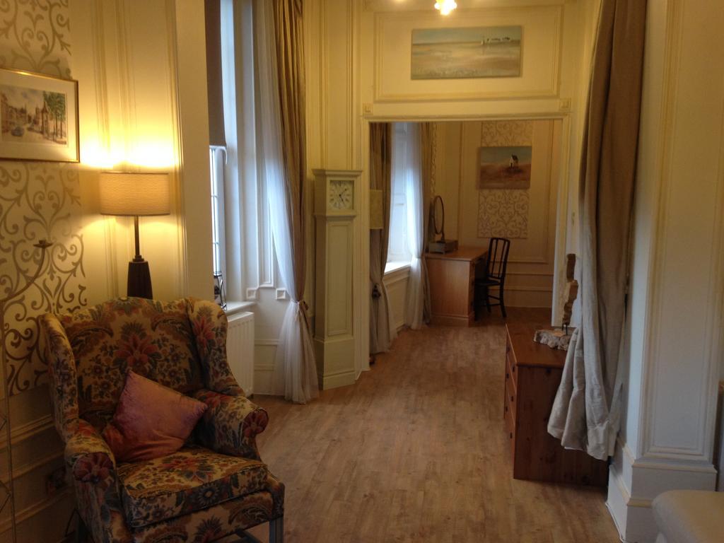 קריף Victoria House B&B חדר תמונה